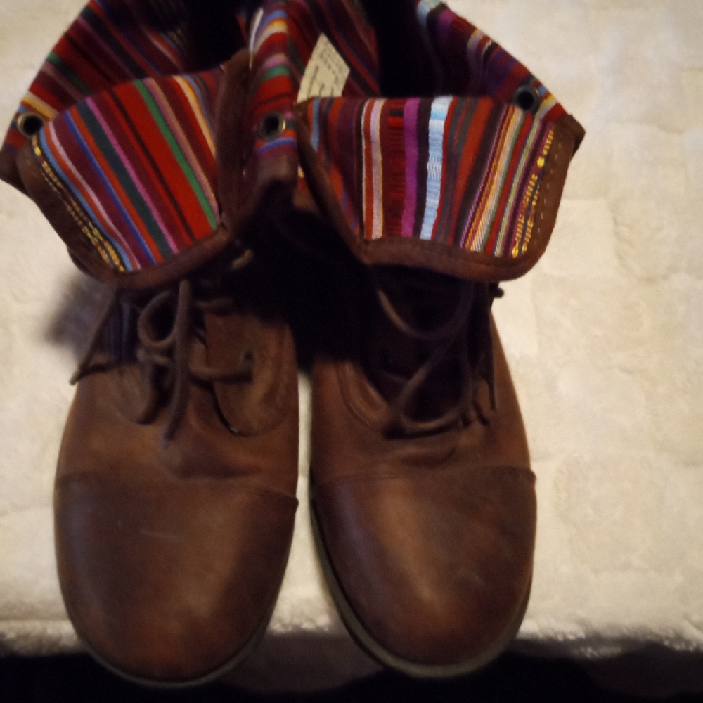 Brown Leather Boots with Colorful Striped Lining American Eagle Size W11